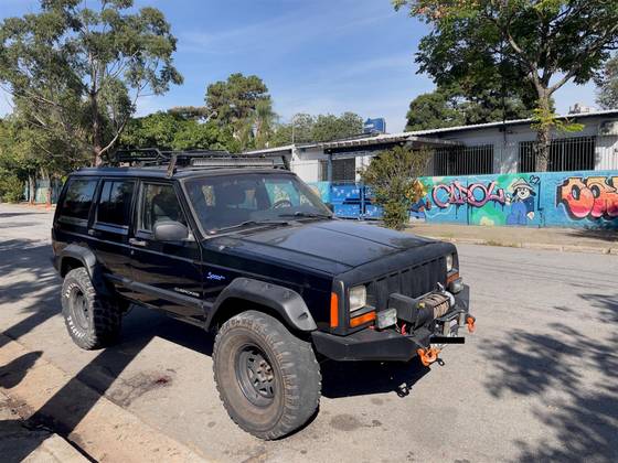 JEEP CHEROKEE 4.0 SPORT 4X4 6I 12V GASOLINA 4P AUTOMÁTICO